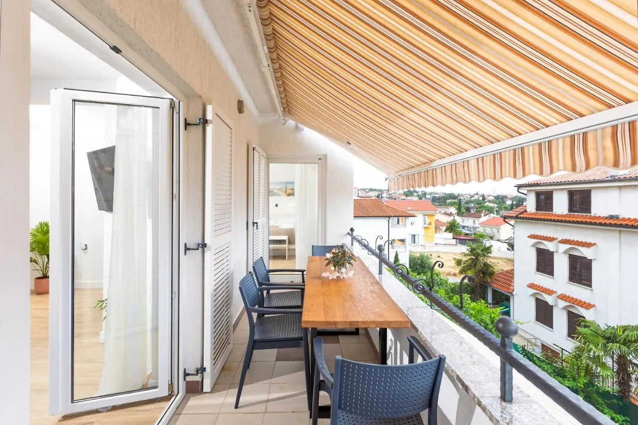 Aria Sea View Apartment مالينسكا