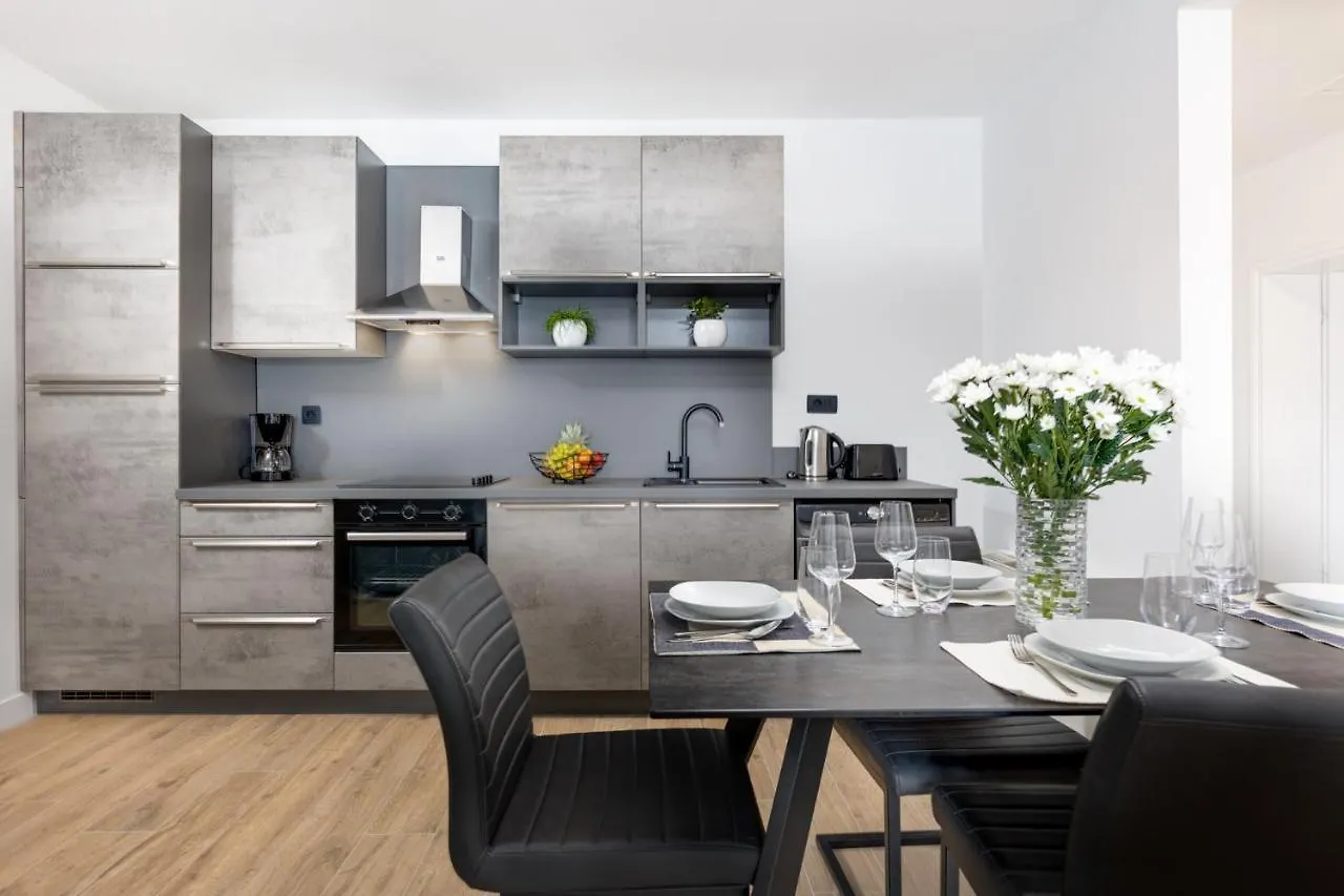 Aria Sea View Apartment مالينسكا