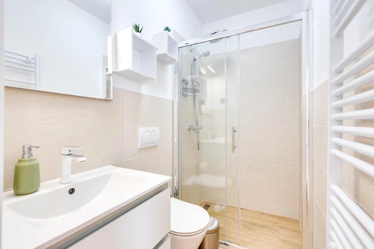 Aria Sea View Apartment مالينسكا